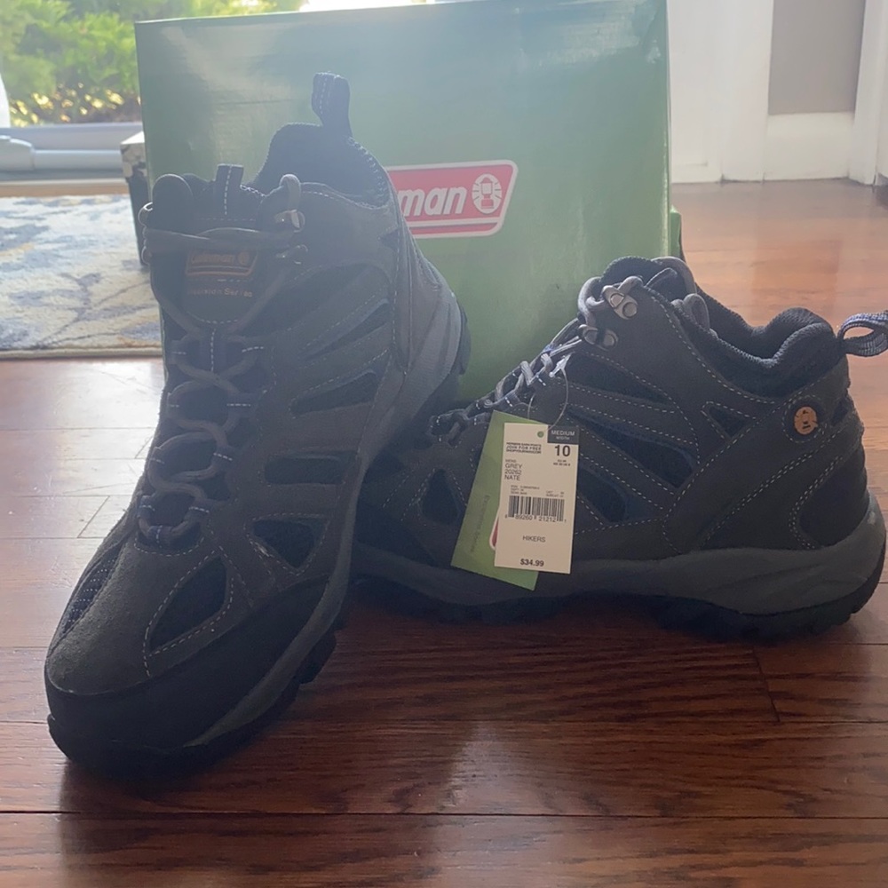 NEW mens hiking boots